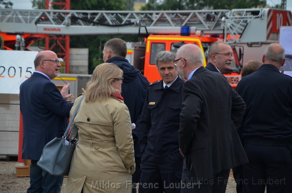 Erster Spatenstich Neues Feuerwehrzentrum Koeln Kalk Gummersbacherstr P126.JPG - Miklos Laubert